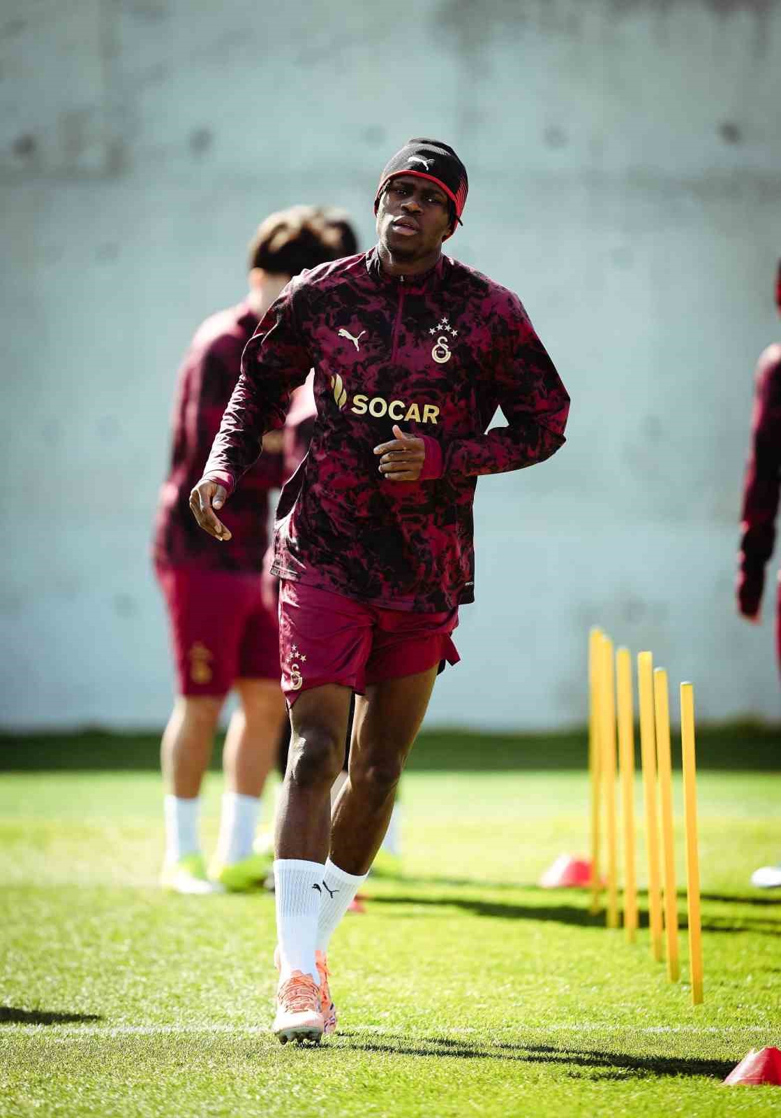 galatasaray liverpool maci hazirliklarina basladi 3 wdJLyaqY