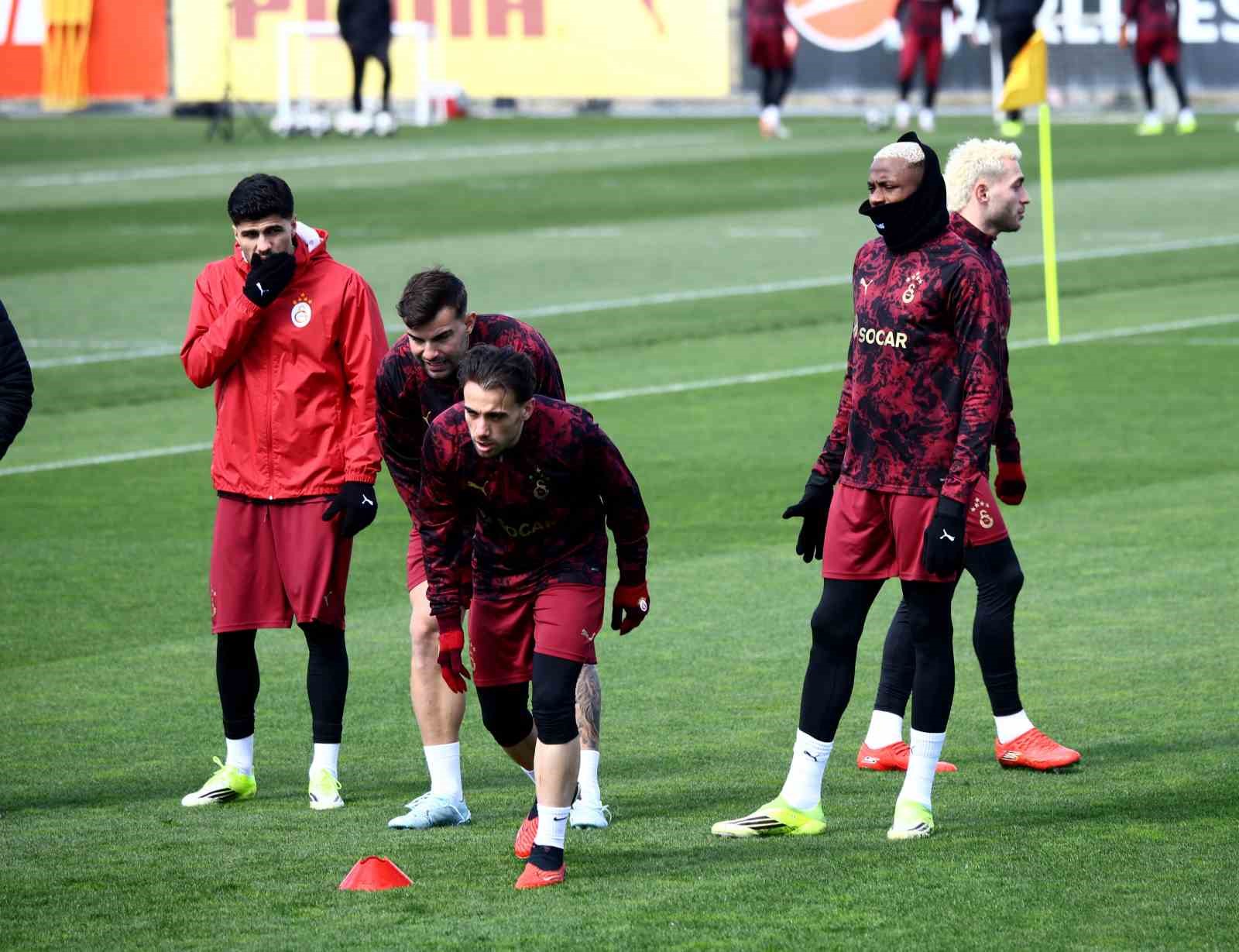 galatasaray liverpool maci hazirliklarini tamamladi 0 ebJf1SJC