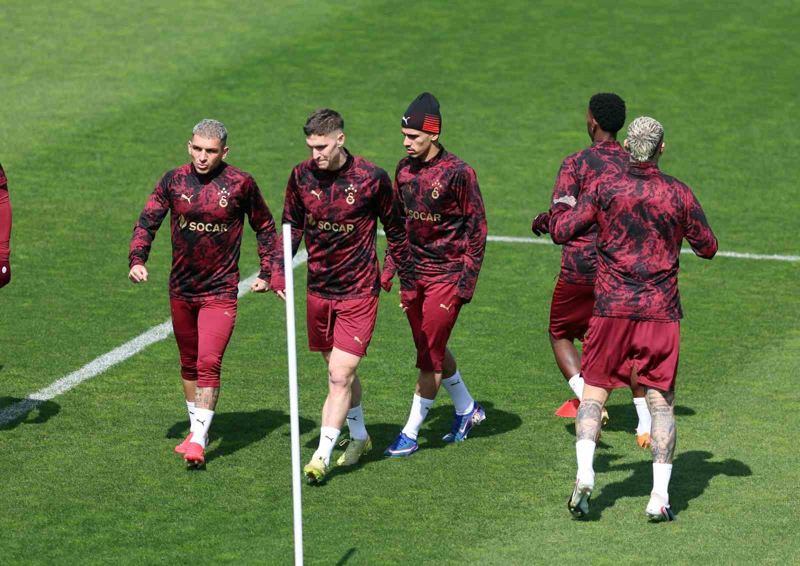 galatasaray liverpool maci hazirliklarini tamamladi 1 YueurefG