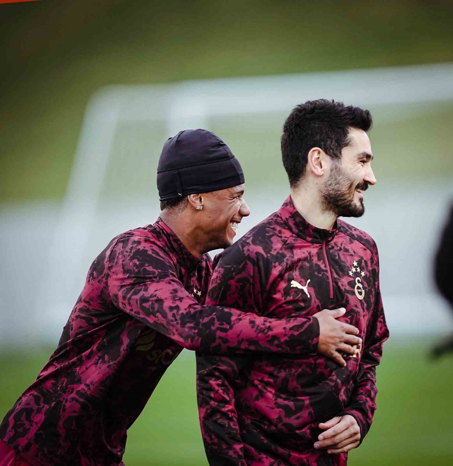 galatasaray manchester city maci hazirliklarina basladi 5 ajYUtGeB