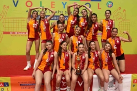 Galatasaray’dan TBF Başkanı Türkoğlu’na ziyaret 1 thumbnail