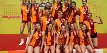 galatasaray-midi-kiz-voleybol-takimi-turkiye-ucuncusu-oldu-rp91hvA3.jpg