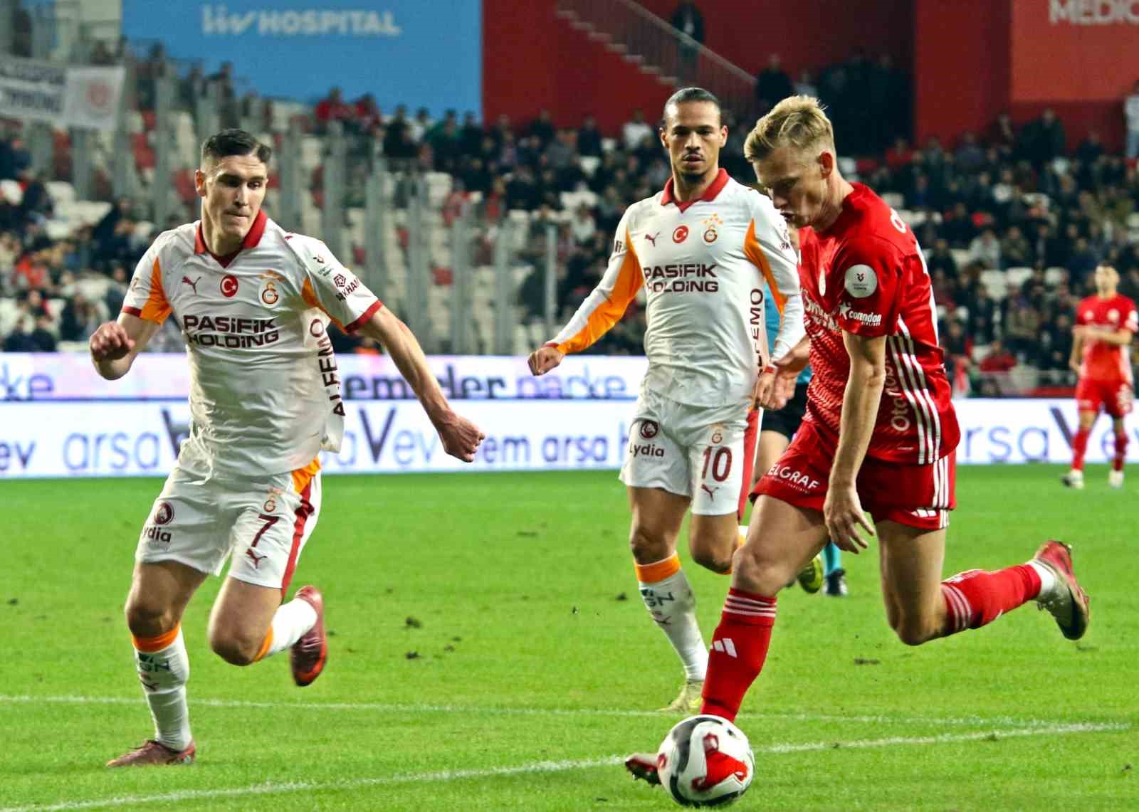 galatasaray taraftari onunde sampiyonlugunu ilan etmek istiyor 2 8OIjMf1W