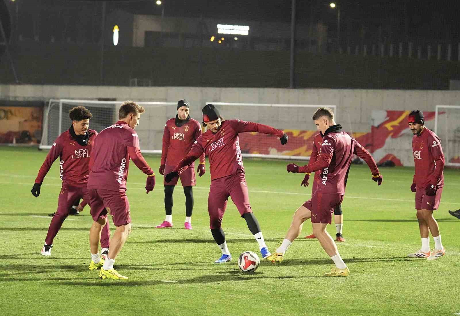 galatasaray trabzonspor maci hazirliklarina basladi 0