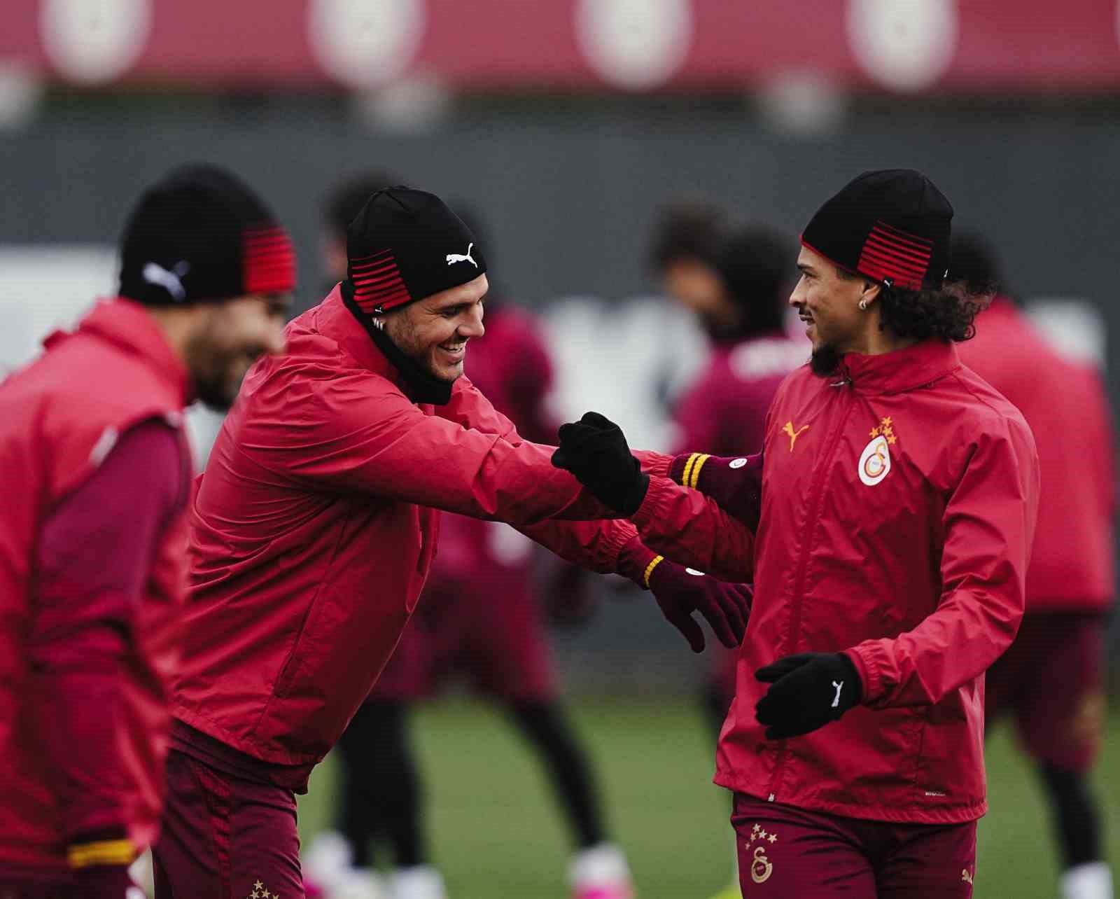 galatasaray trabzonspor maci hazirliklarina devam etti 2 vDe7X3Uf