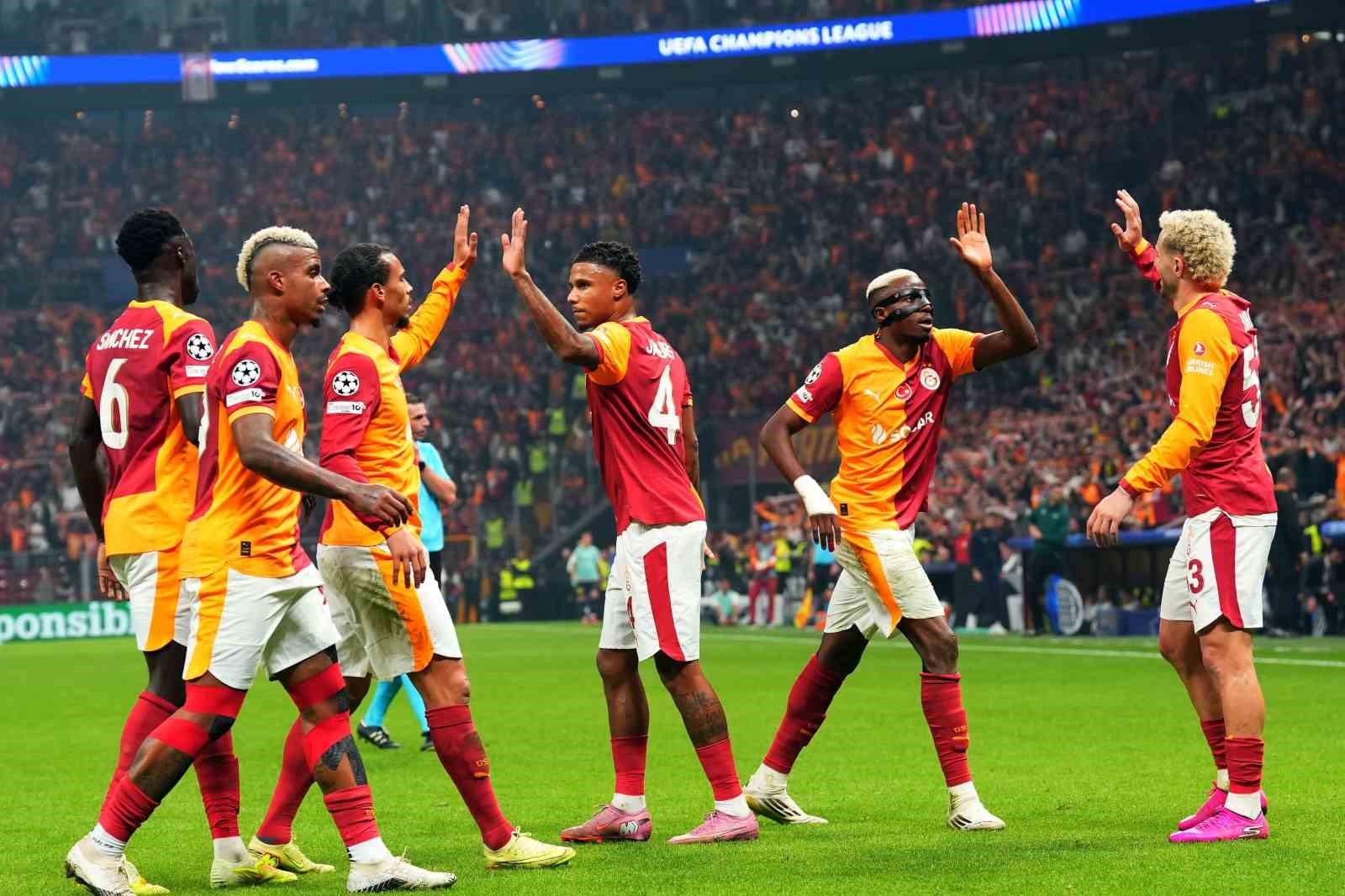 galatasaray uefa sampiyonlar liginde ajax deplasmaninda 0 SrD6LiBW