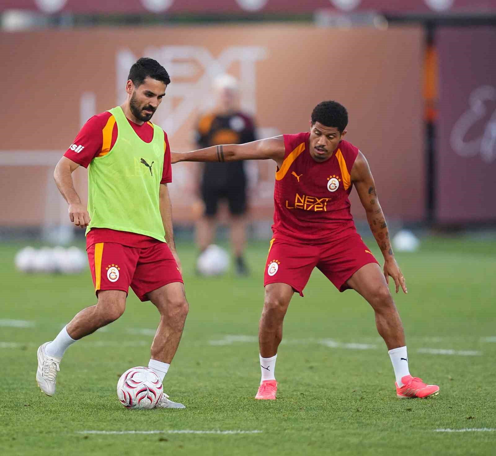 Galatasaray, yeni sezon hazırlıklarını sürdürdü 4 galatasaray yeni sezon hazirliklarini surdurdu 0