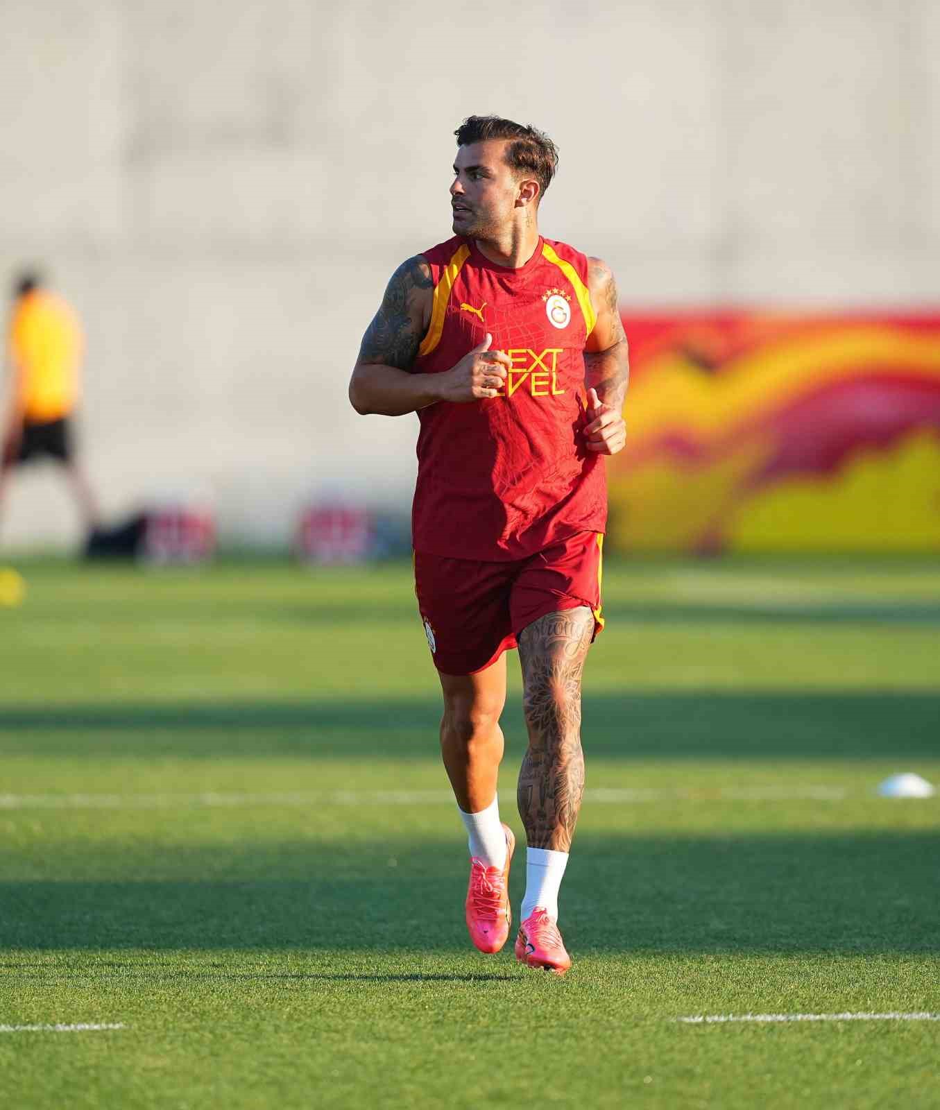 Galatasaray, yeni sezon hazırlıklarını sürdürdü 6 galatasaray yeni sezon hazirliklarini surdurdu 2 E6tF4Y32