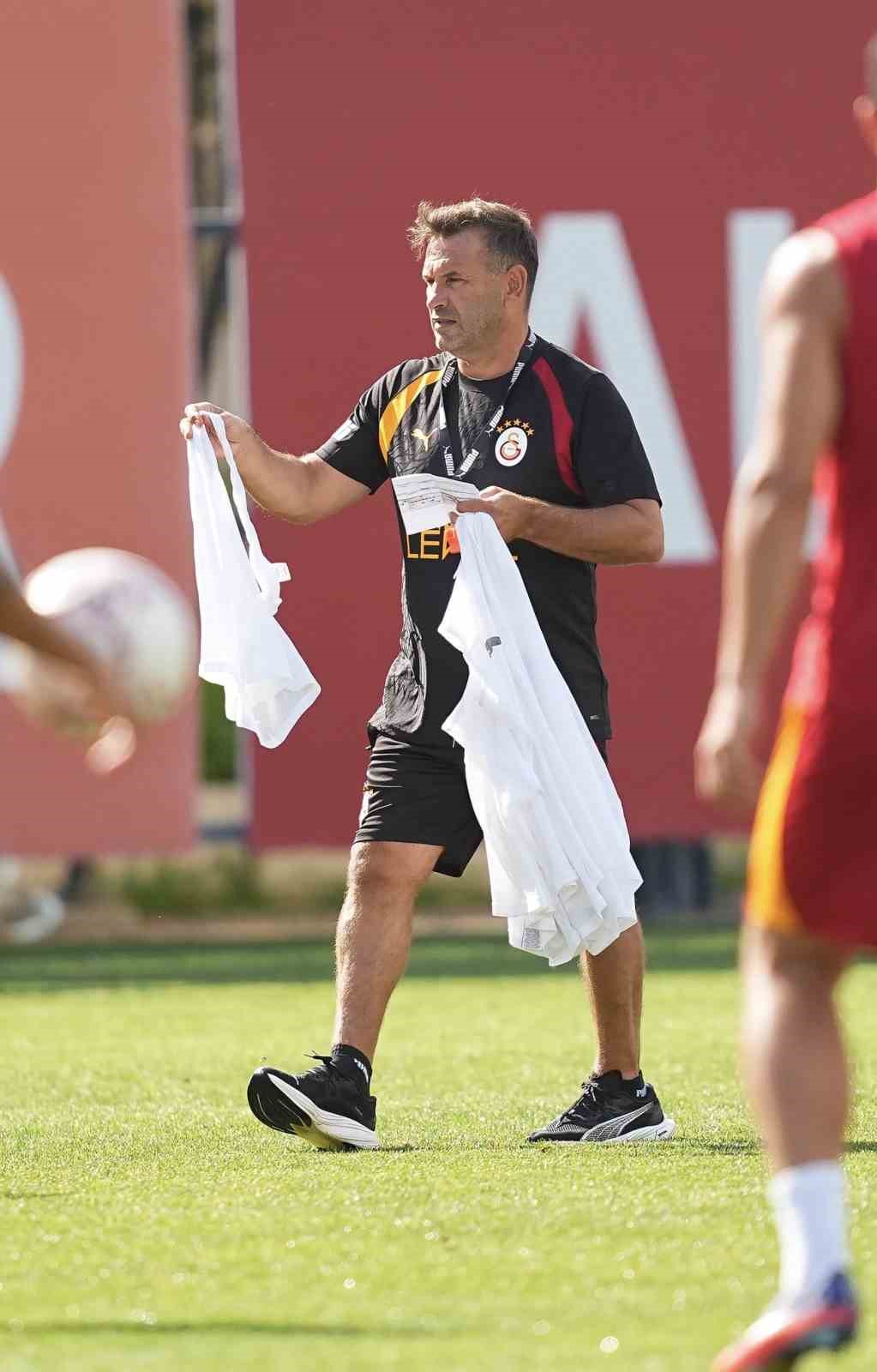 Galatasaray, yeni sezon hazırlıklarını sürdürdü 10 galatasaray yeni sezon hazirliklarini surdurdu 6 gN2KnNNY