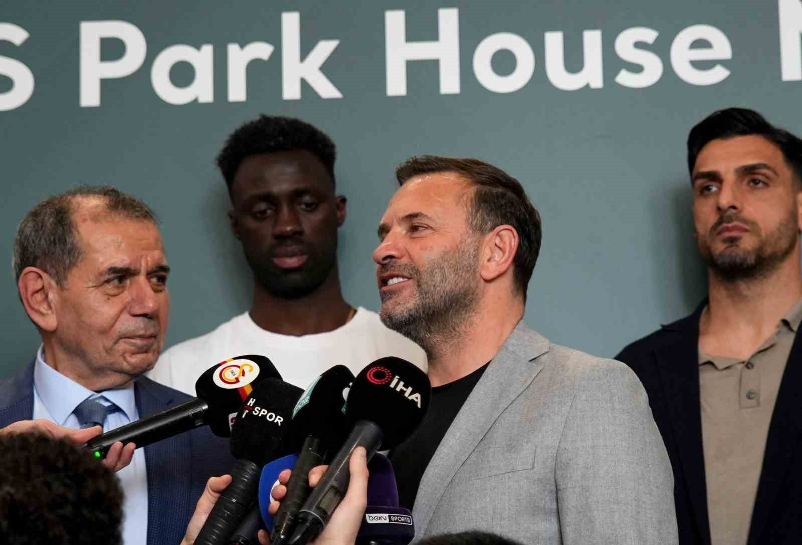 Galatasaray Yönetim Kurulu, teknik heyet ve futbolcular, RAMS Park House Maslak Satış Ofisi’ni ziyaret etti 11 galatasaray yonetim kurulu teknik heyet ve futbolcular rams park house maslak satis ofisini ziyaret LFlGAzQi