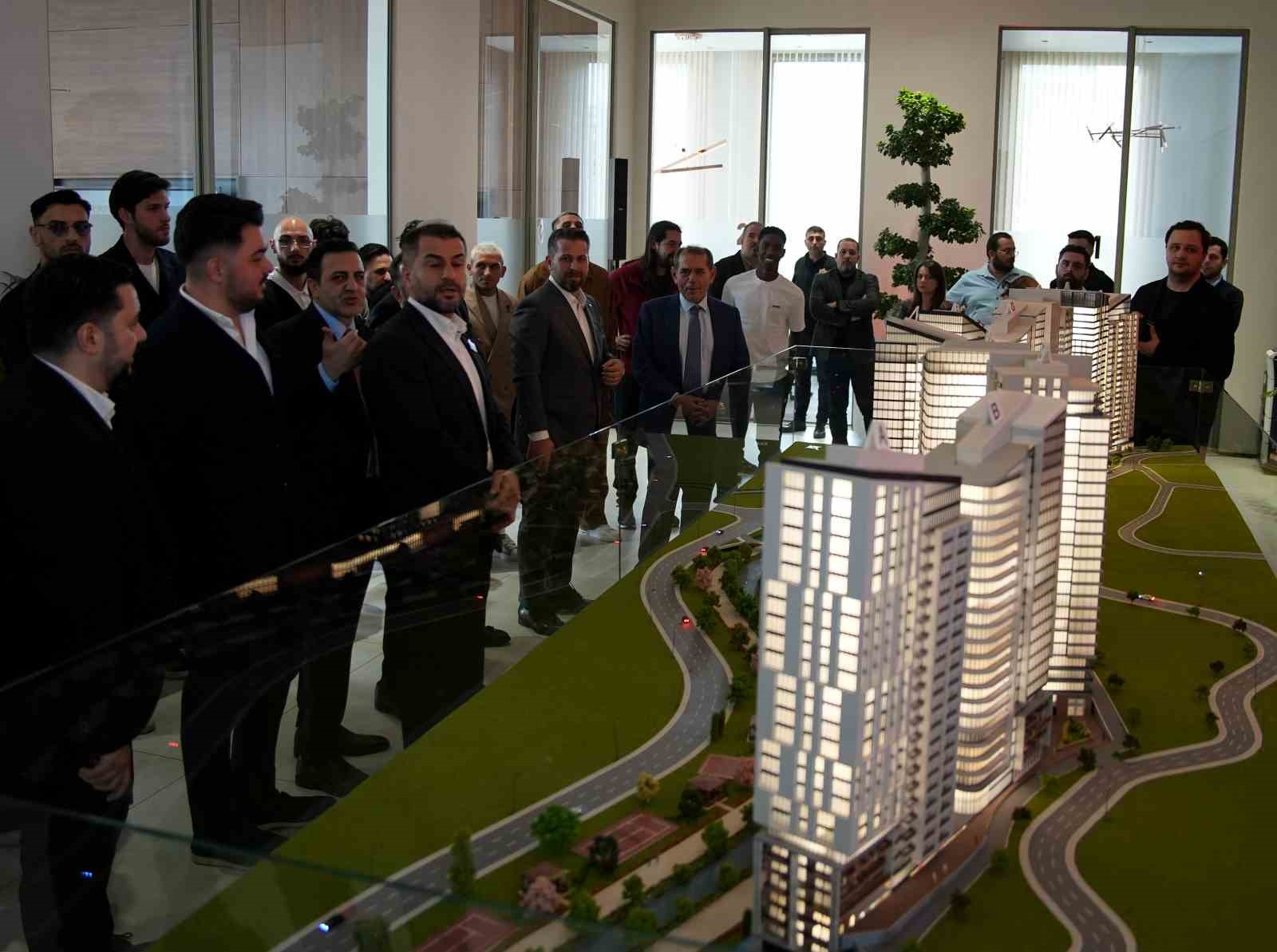 Galatasaray Yönetim Kurulu, teknik heyet ve futbolcular, RAMS Park House Maslak Satış Ofisi’ni ziyaret etti 6 galatasaray yonetim kurulu teknik heyet ve futbolcular rams park house maslak satis ofisini ziyaret LjOUnsi4