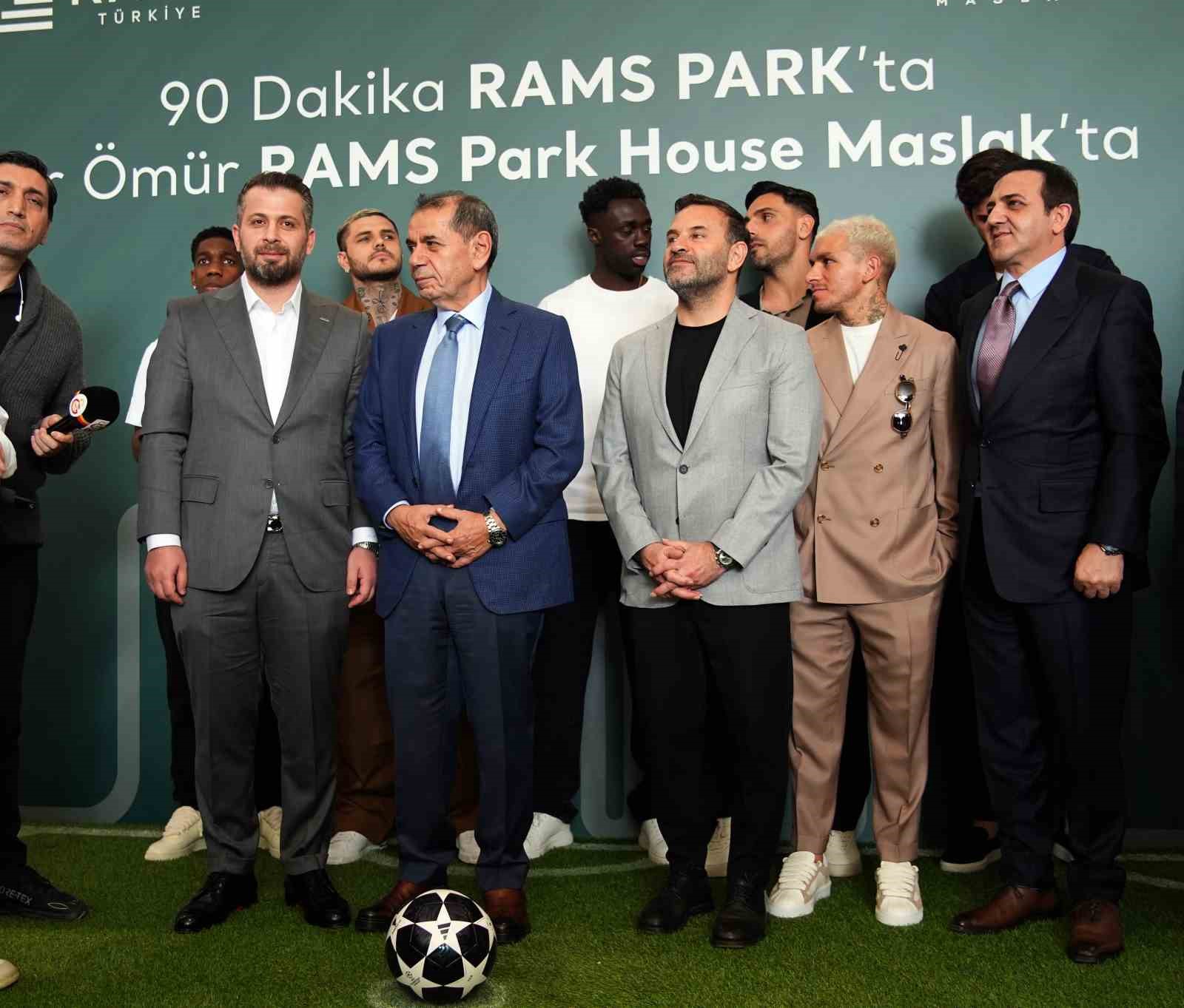 Galatasaray Yönetim Kurulu, teknik heyet ve futbolcular, RAMS Park House Maslak Satış Ofisi’ni ziyaret etti 8 galatasaray yonetim kurulu teknik heyet ve futbolcular rams park house maslak satis ofisini ziyaret