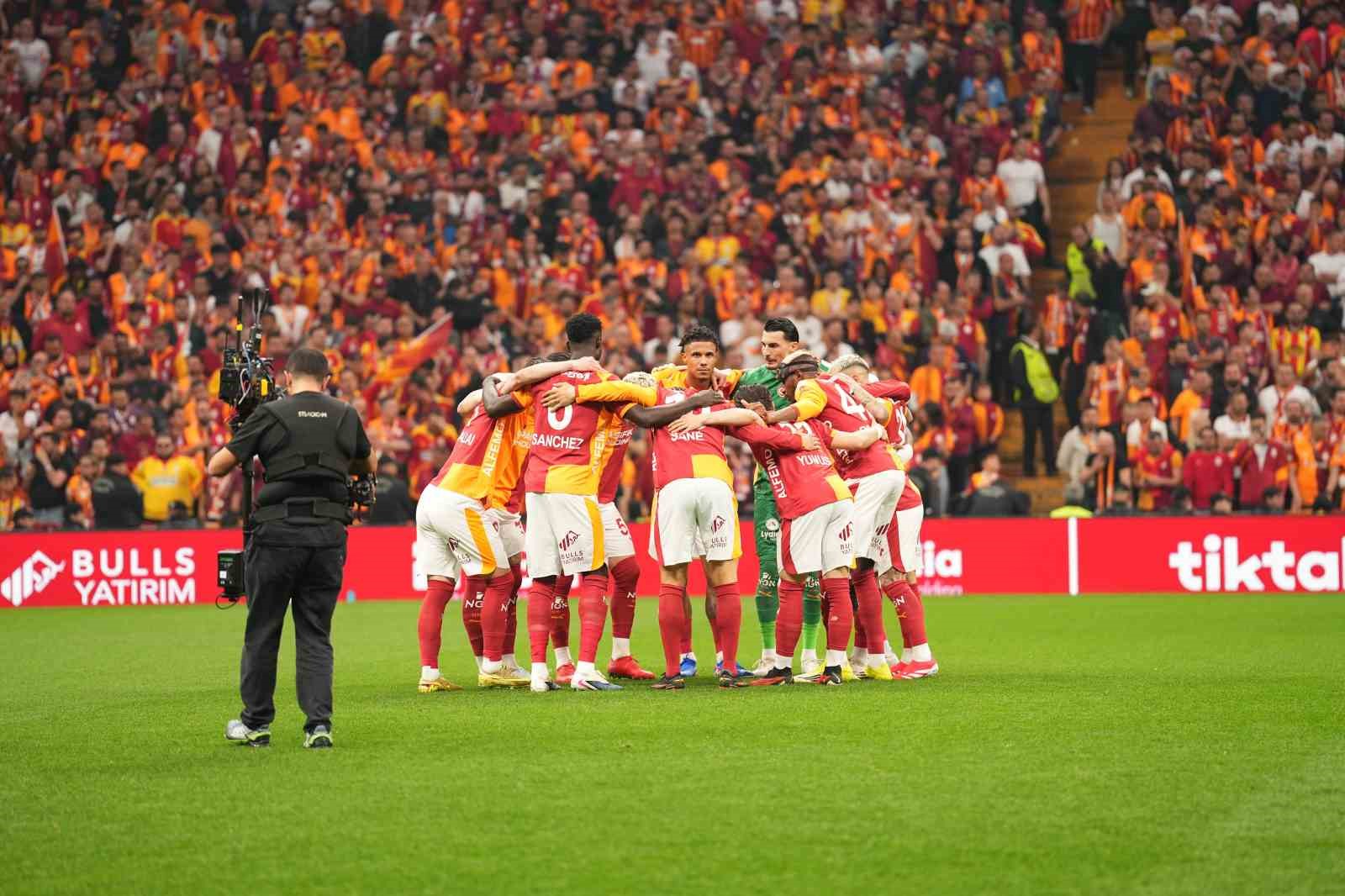 galatasarayda 11de 9 degisiklik 2 GXA19Rgz