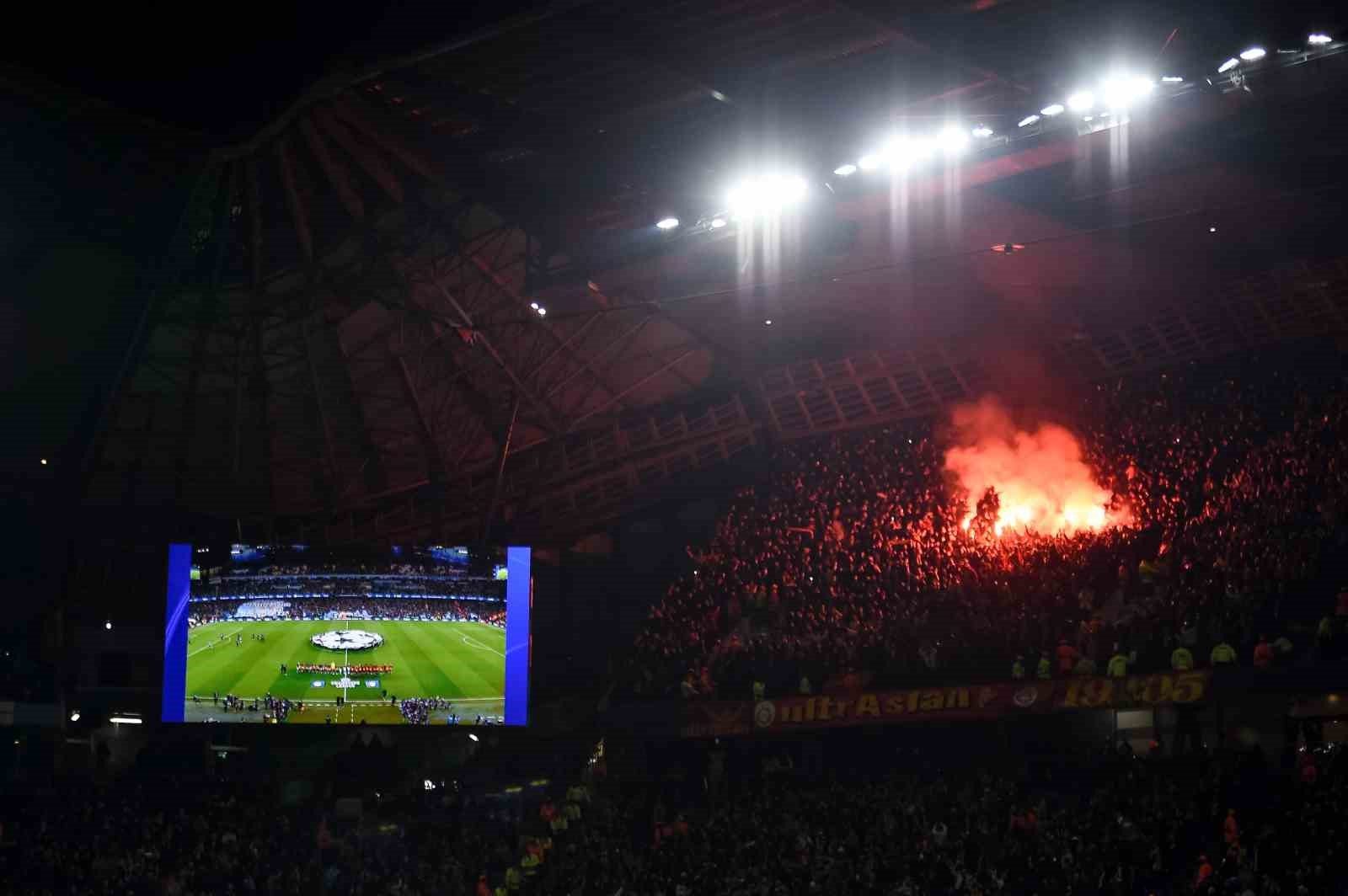 galatasarayda 2 degisiklik 0 Lw7p7sUW