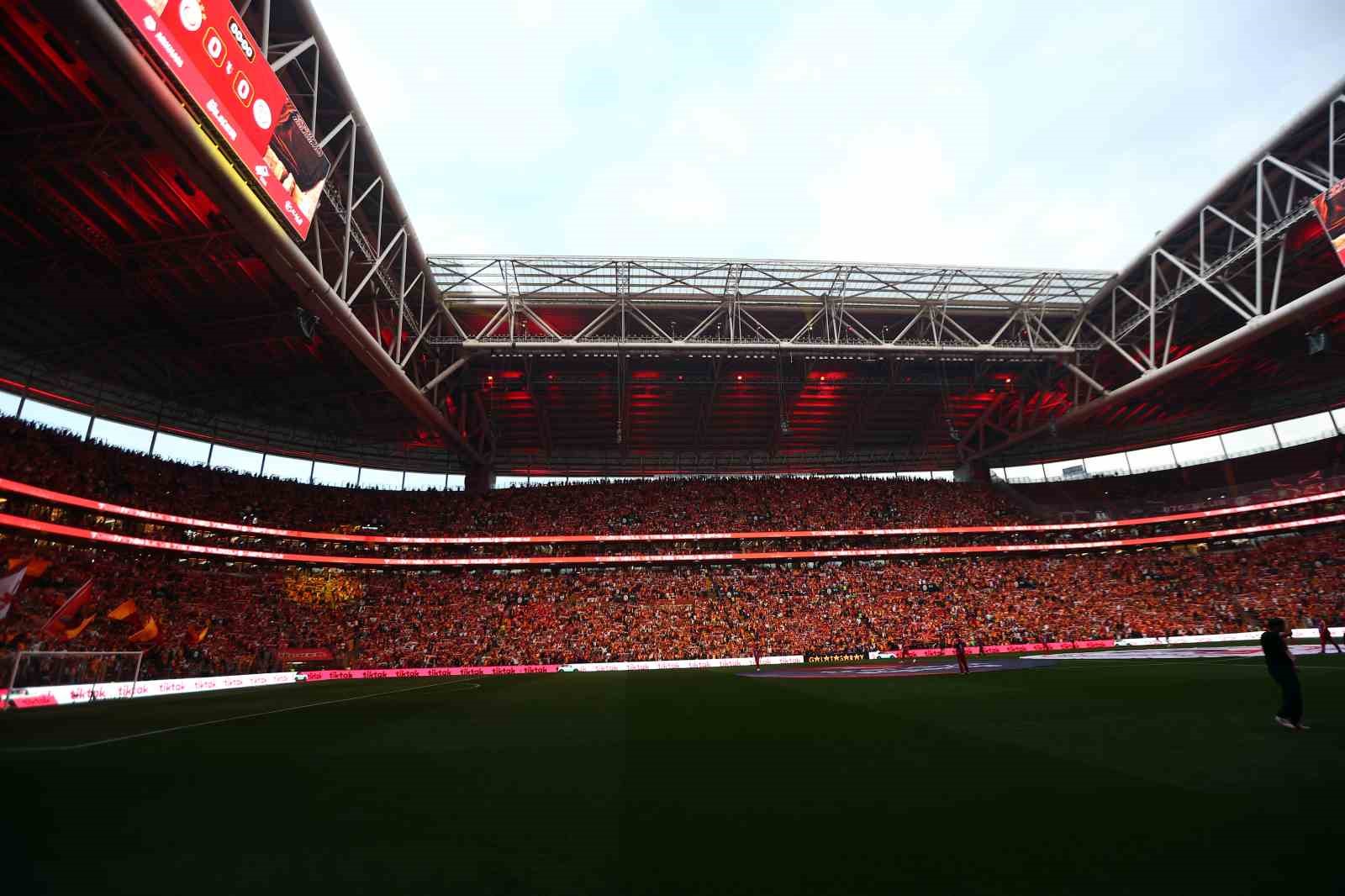 galatasarayda 2 degisiklik 2 S5ahnjMN