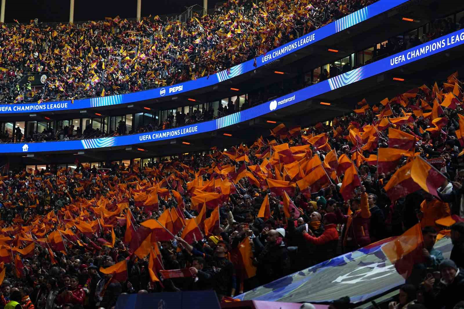 galatasarayda 2 degisiklik 2 dijSsfVL