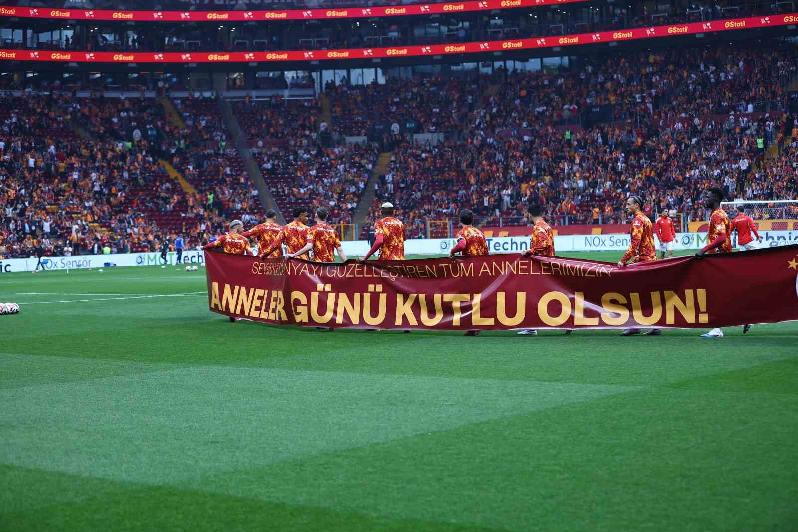 galatasarayda 2 degisiklik 3 qwdJblks