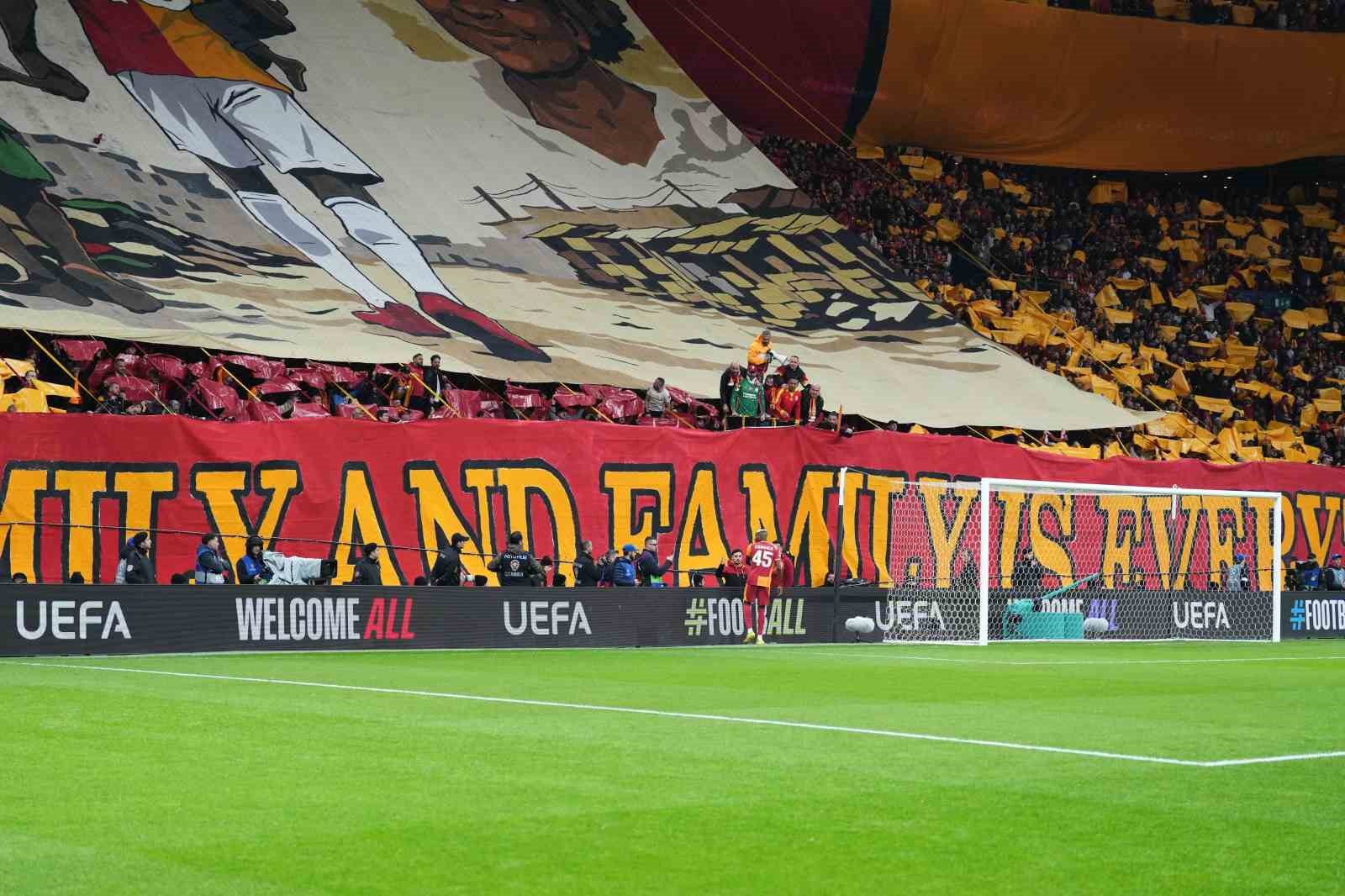 galatasarayda 2 degisiklik 5 CqpzyPdr