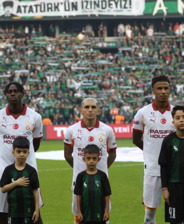 galatasarayda-2-degisiklik-DWZxpxX9.jpg