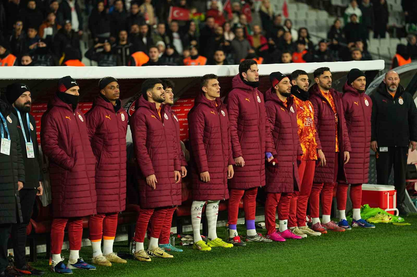 galatasarayda 3 degisiklik 2 4ls1b8KV