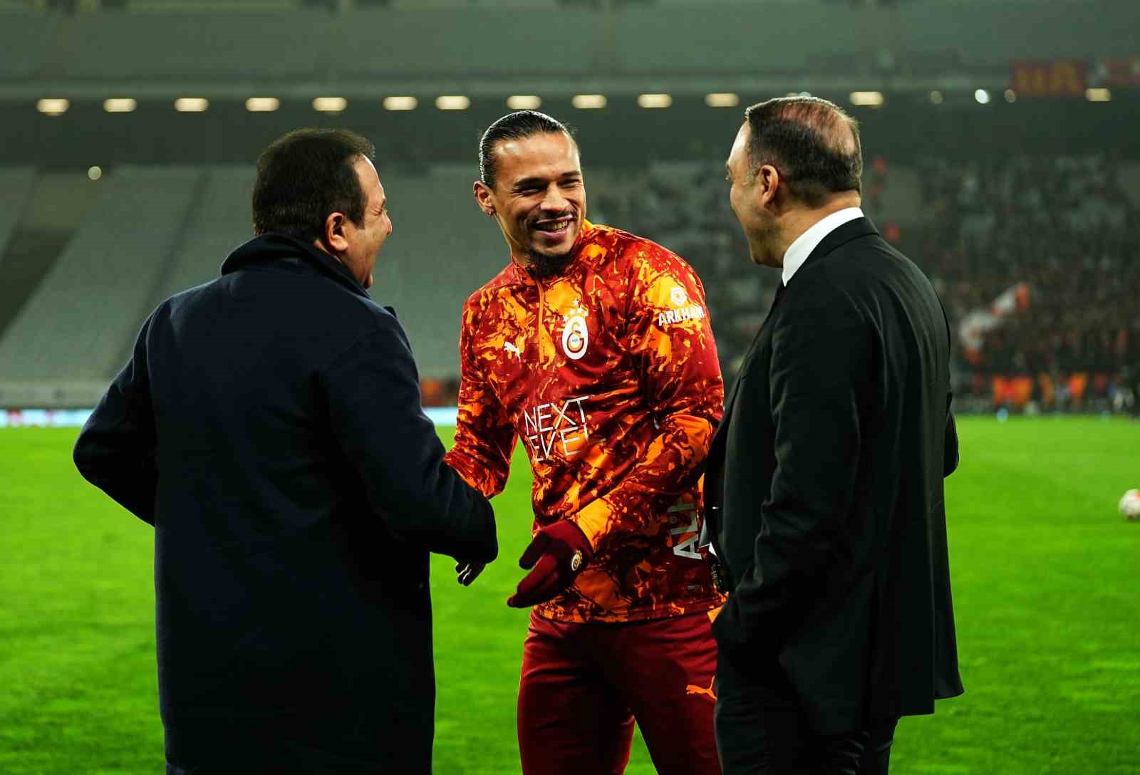 galatasarayda 3 degisiklik 3 ts2QBCLQ