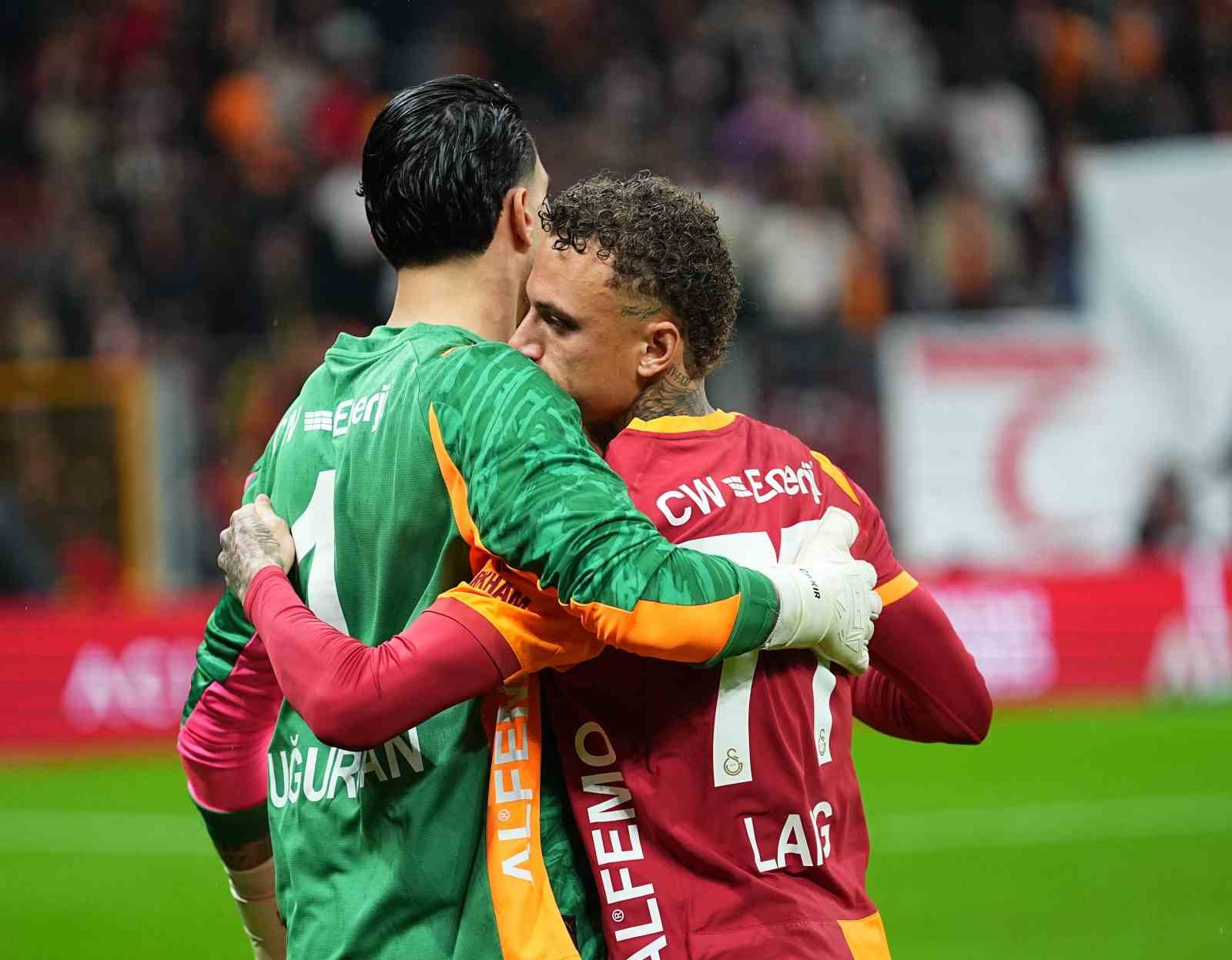 galatasarayda 4 degisiklik 2 ShHuFRIV