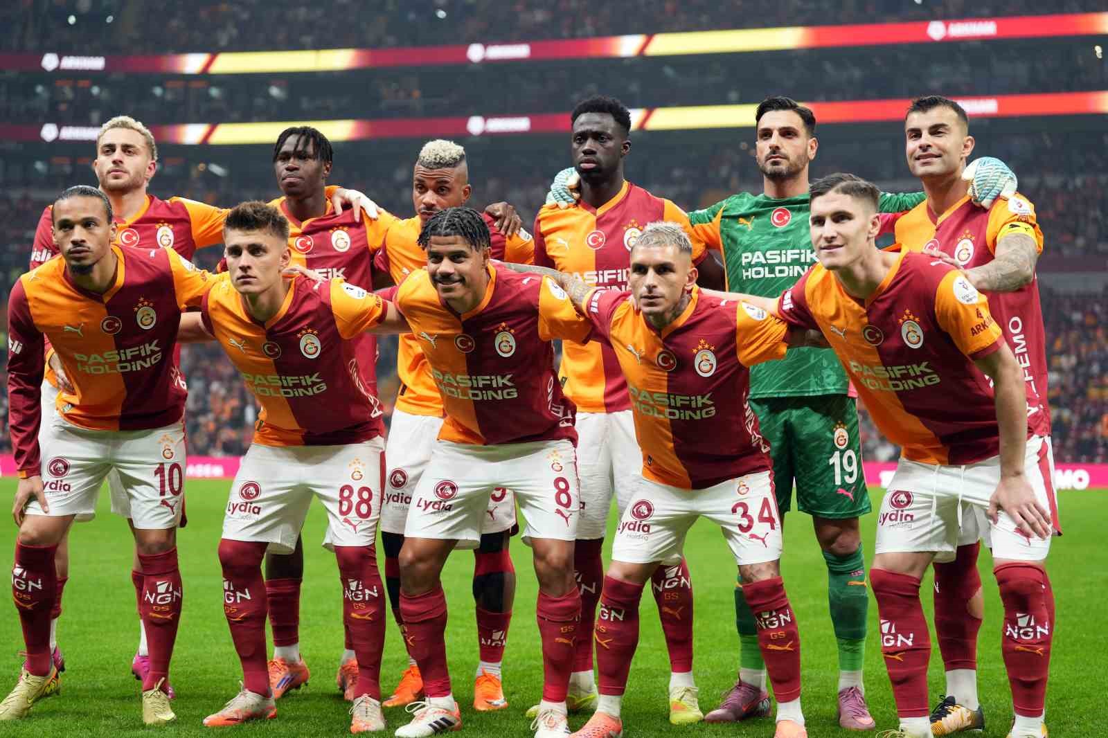 galatasarayda 4 degisiklik 4 IvGp15Hu