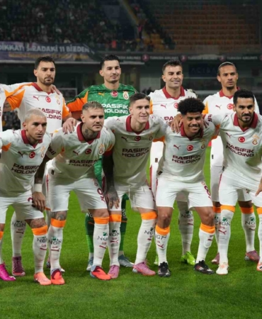 galatasarayda-6-degisiklik-7VwImpVD.jpg