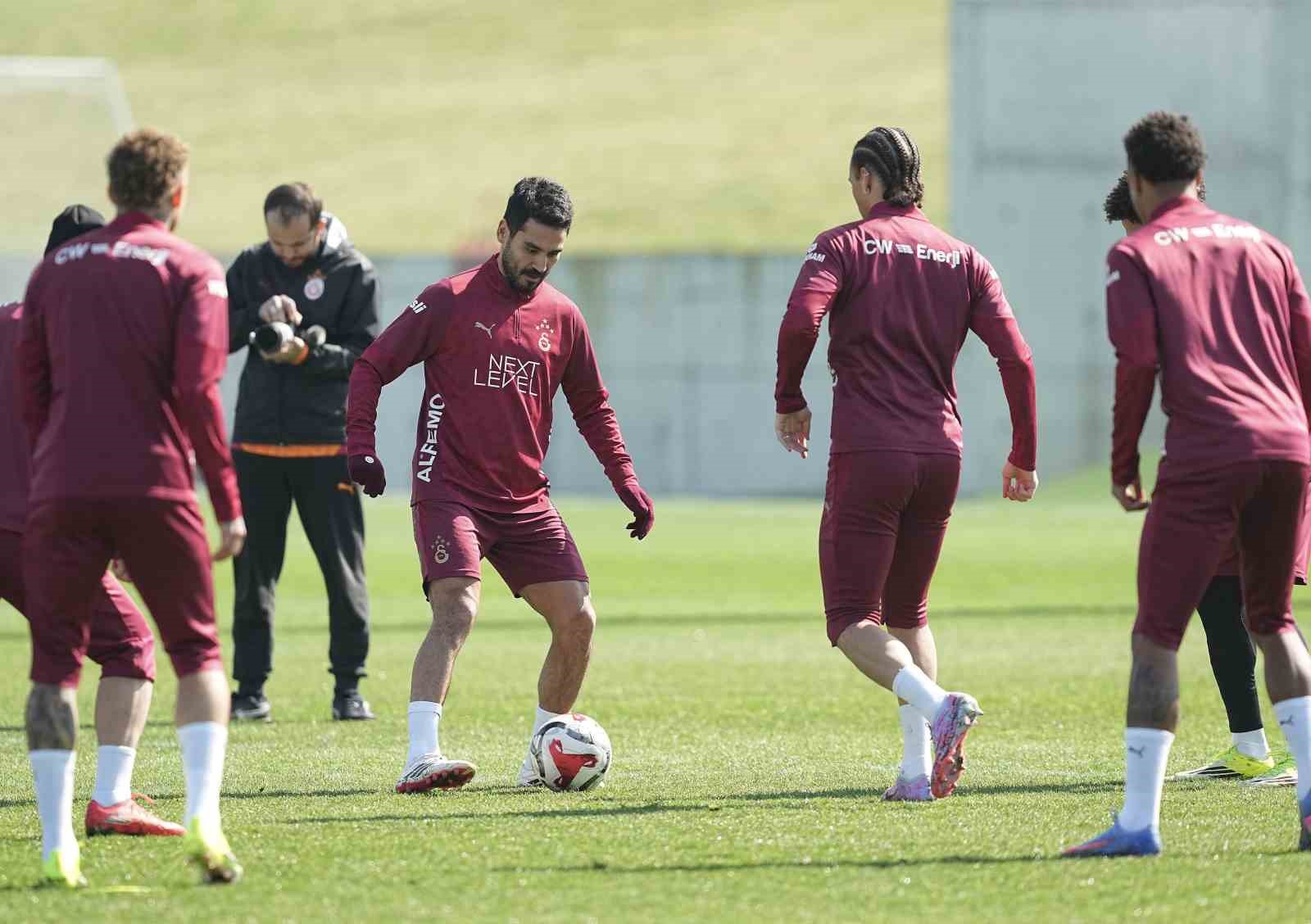 galatasarayda alanyaspor macinin hazirliklari tamamlandi 1 cRzPULBY
