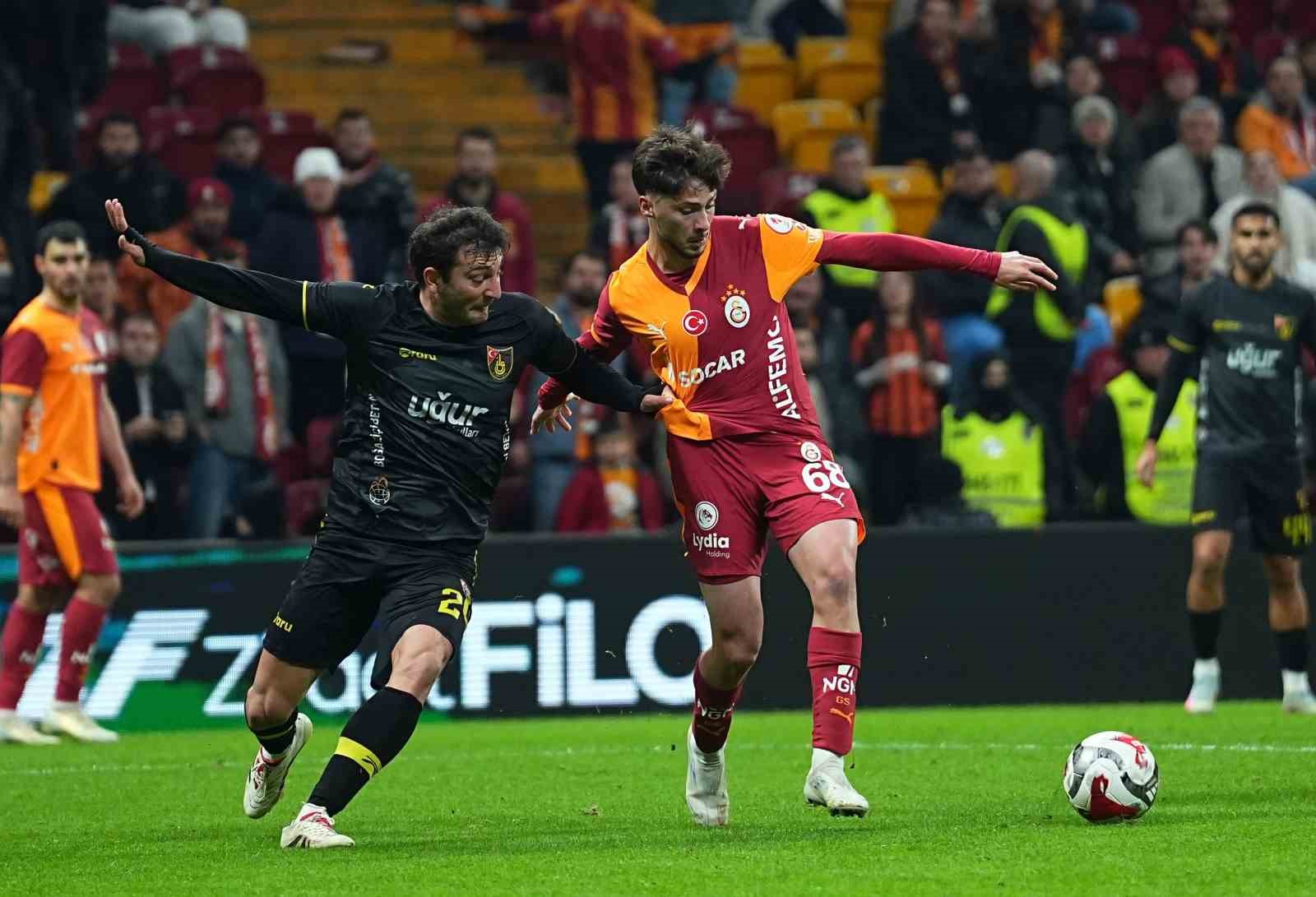 galatasarayda furkan kocak ile yusuf daghan kahraman ilk kez a takimda forma giydi 1 satcYheF