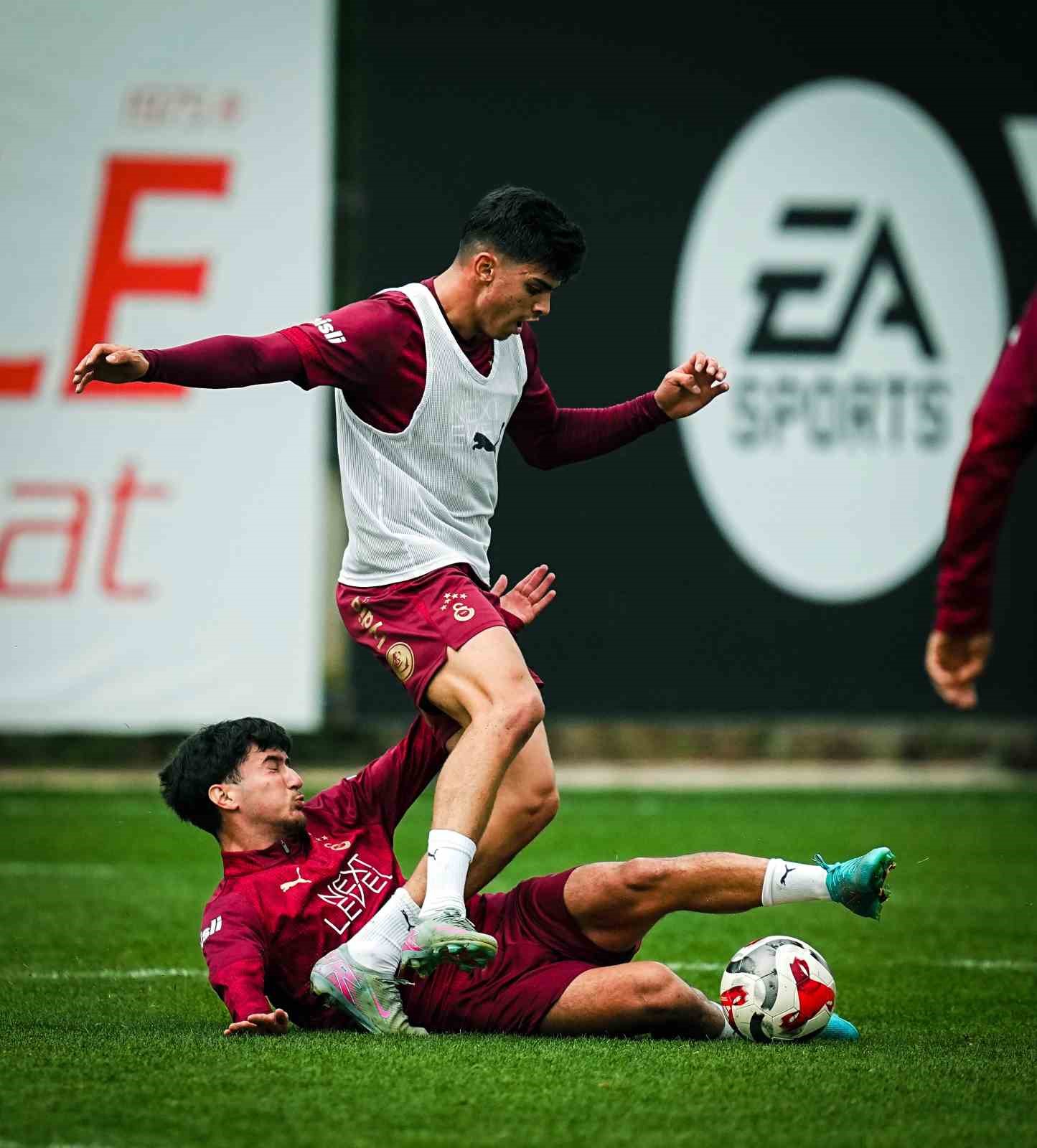 galatasarayda goztepe maci hazirliklari basladi 4 tjOLlCca