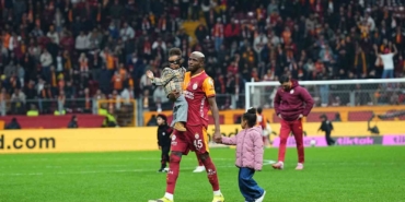 galatasarayda-mac-sonu-uclusu-torreira-ve-osimhenden-WHuPAcPe.jpg