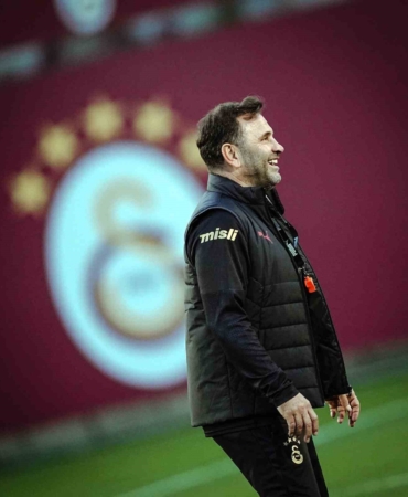 galatasarayda-osimhen-antrenmanda-yer-aldi-CYCOHNOL.jpg