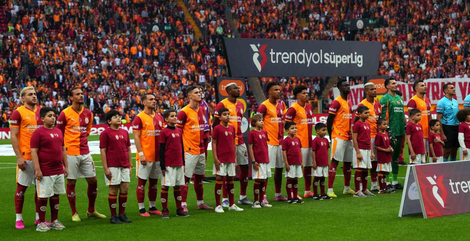 galatasarayda tek degisiklik 2 649ChWfS