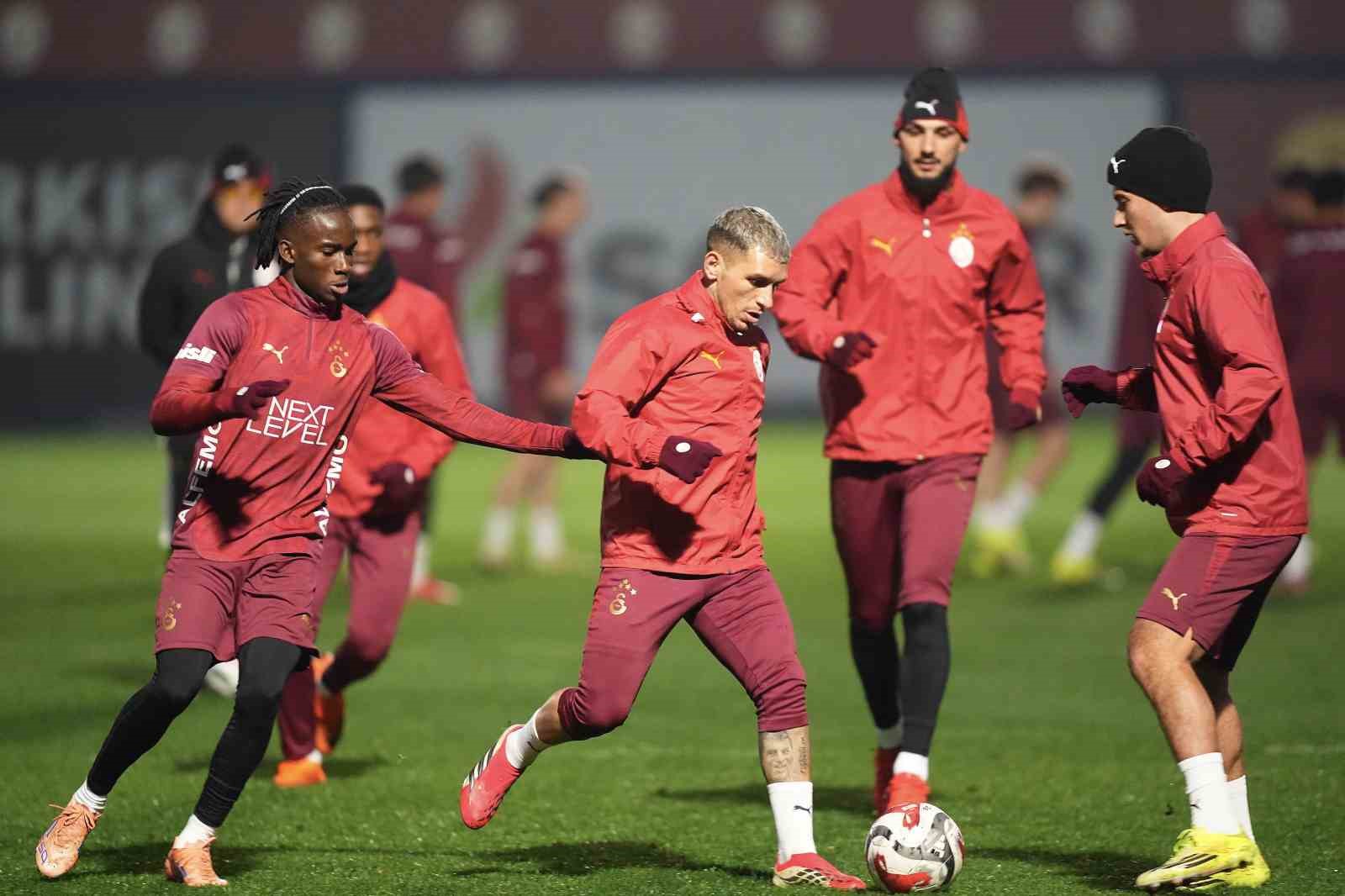galatasarayda trabzonspor maci hazirliklari basladi 0 AzrEaP7v