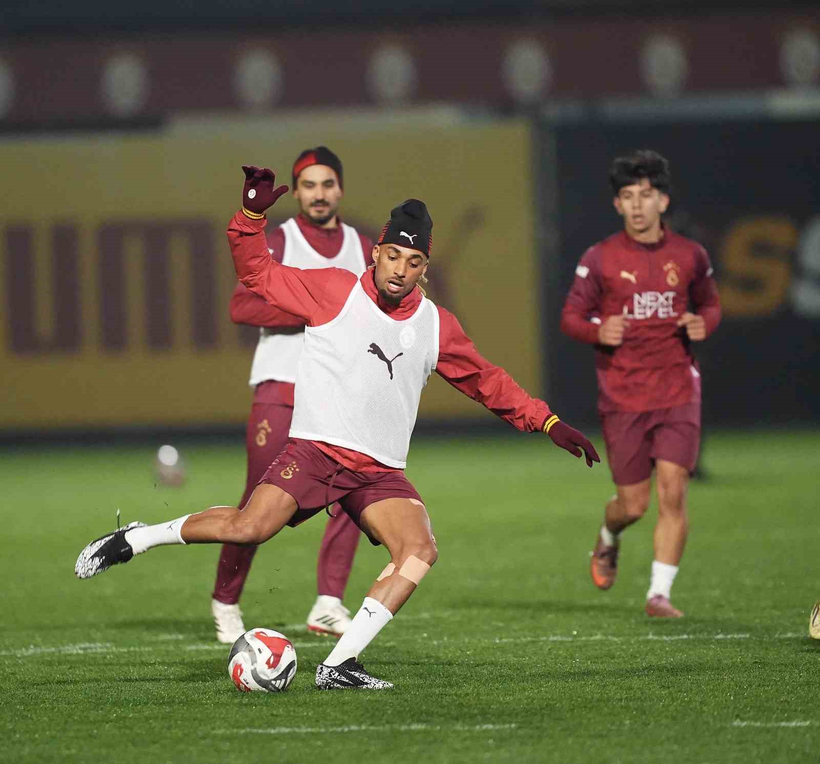galatasarayda trabzonspor maci hazirliklari basladi 1 ayehAThy