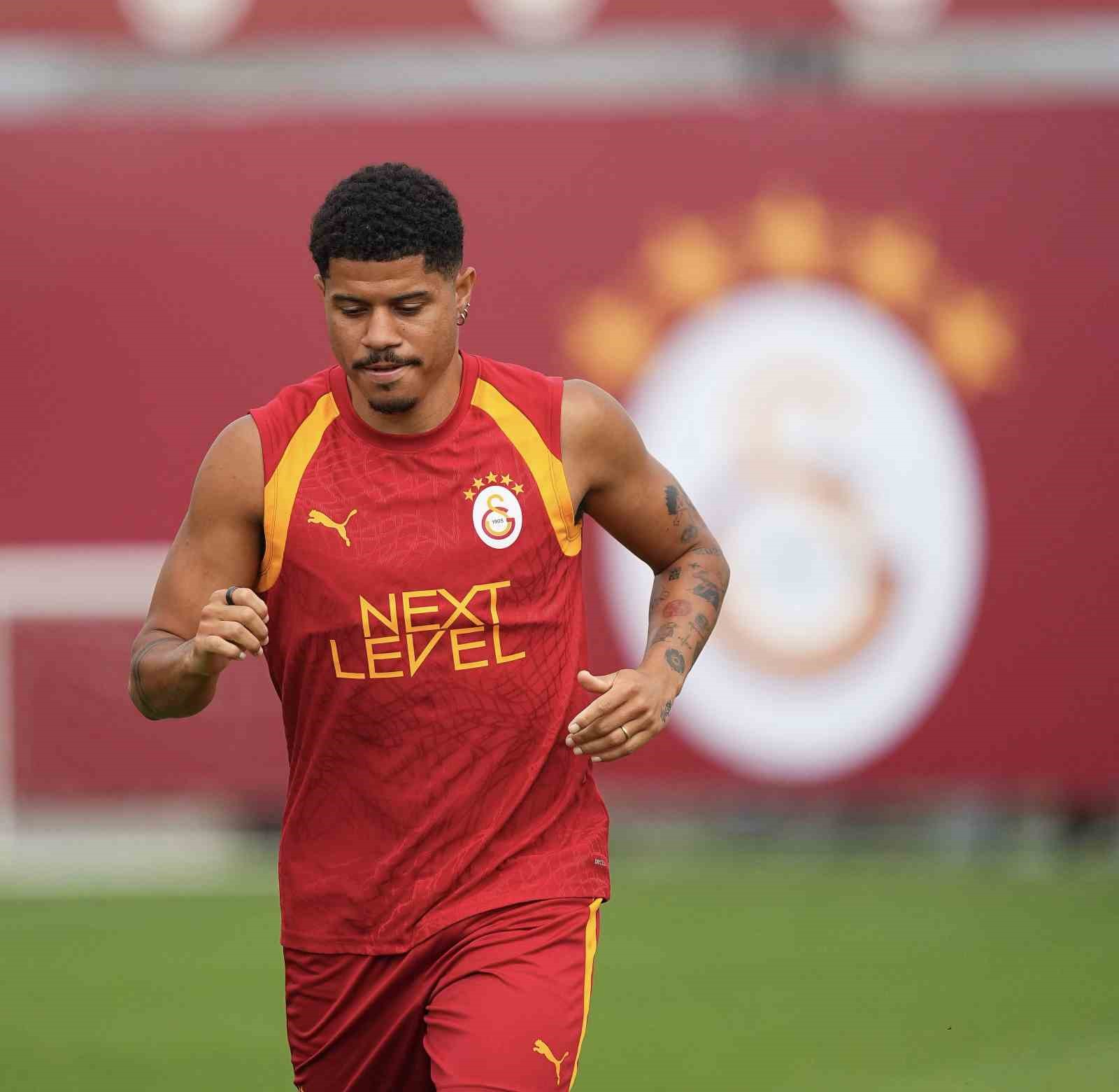Galatasaray’da yeni sezon hazırlıkları devam etti 4 galatasarayda yeni sezon hazirliklari devam etti 0 5AY9C1rS