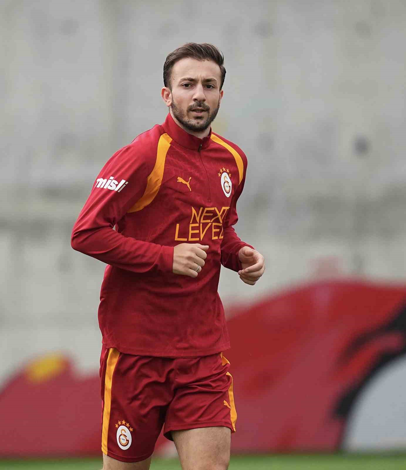 Galatasaray’da yeni sezon hazırlıkları devam etti 8 galatasarayda yeni sezon hazirliklari devam etti 4