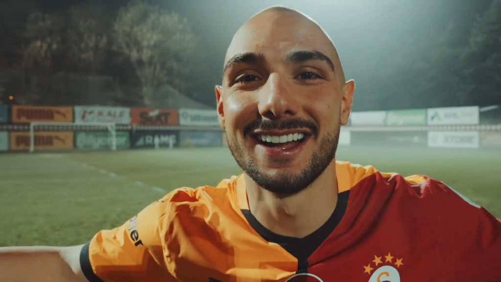 galatasaraydan ahmed kutucu paylasimi cocukluk askina hos geldin 173771734255 2