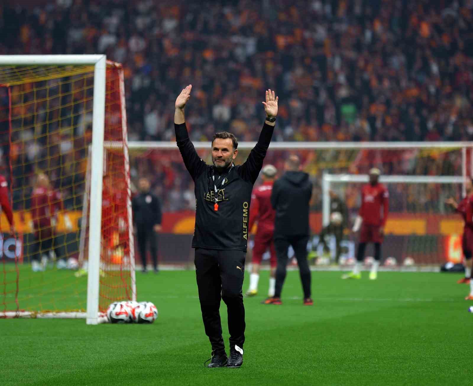galatasaraydan stadyumda taraftara acik antrenman 17 2pEe1QUY