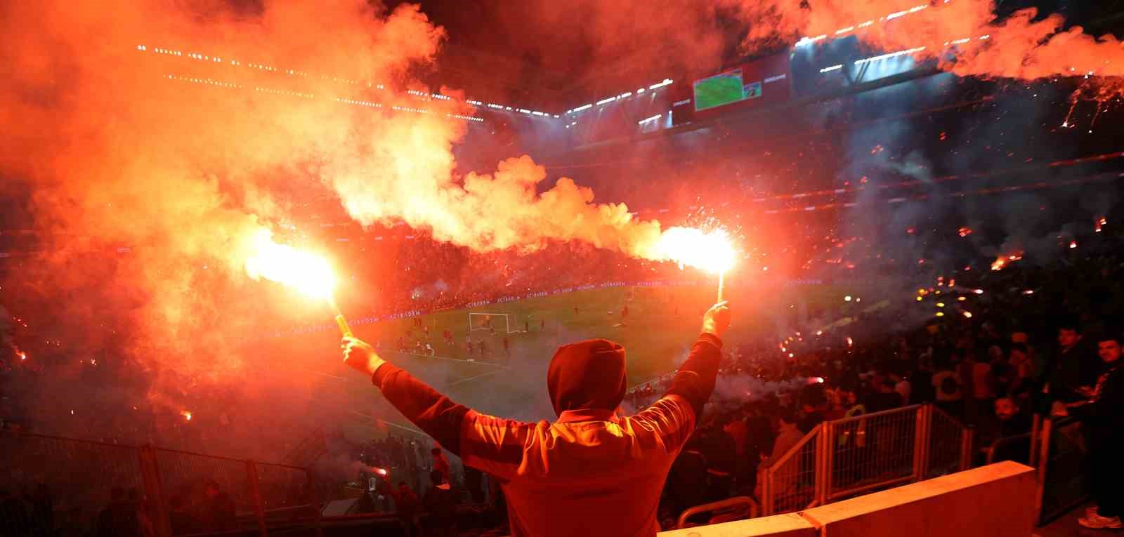 galatasaraydan stadyumda taraftara acik antrenman 23 vZYLhVUA