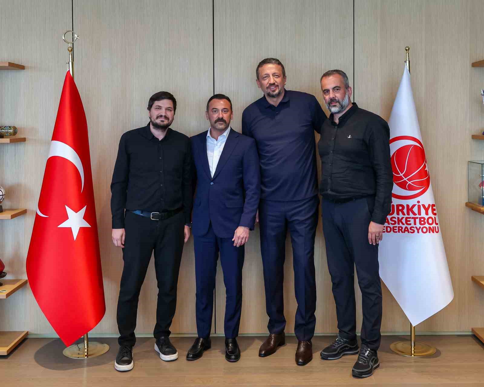 Galatasaray’dan TBF Başkanı Türkoğlu’na ziyaret 5 galatasaraydan tbf baskani turkogluna ziyaret 1 LMJRl1qJ