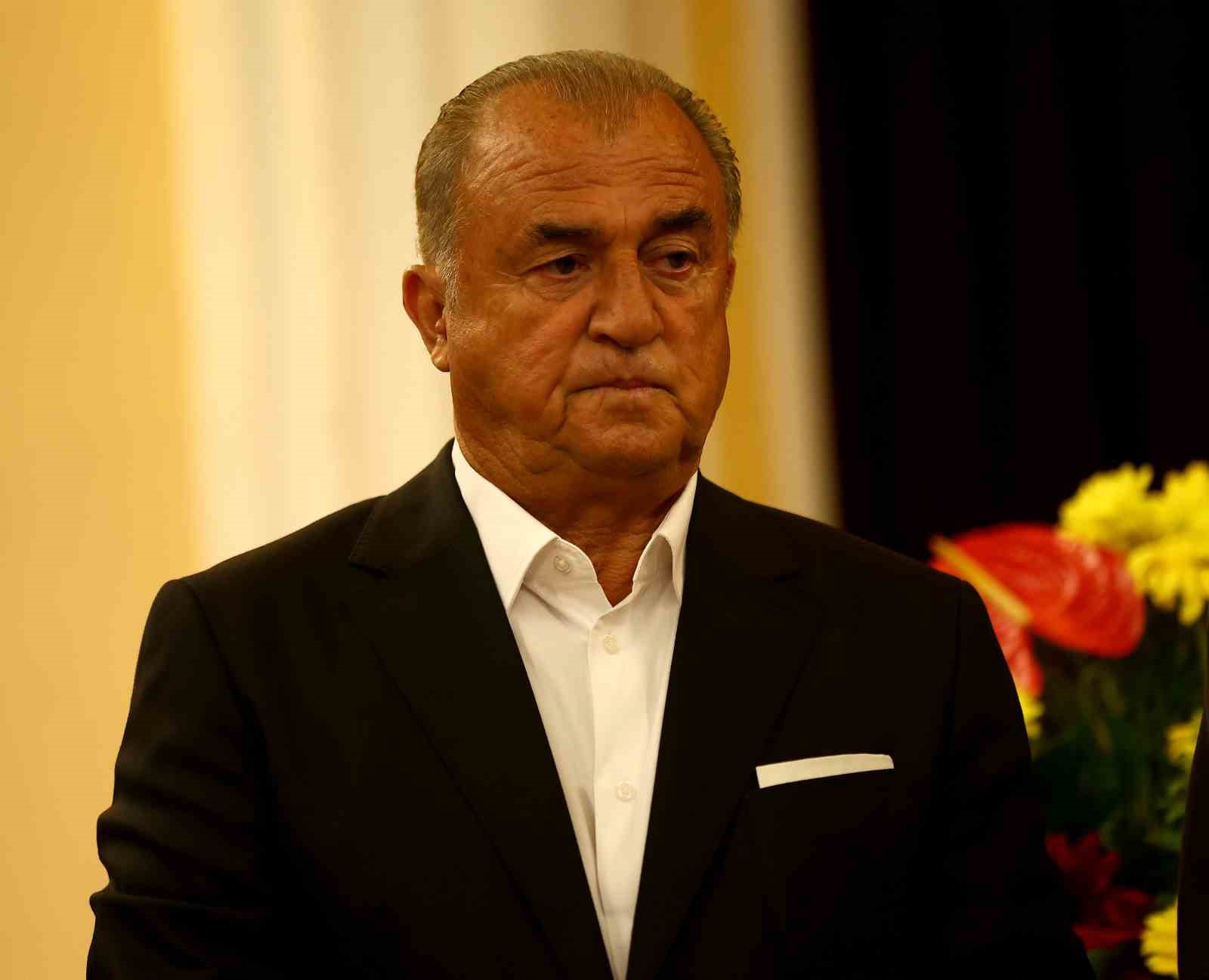 Galatasaray’ın efsaneleri, UEFA Kupası’nın 26. yıl dönümünde bir araya geldi 13 galatasarayin efsaneleri uefa kupasinin 26 yil donumunde bir araya geldi 9 3XzPnCYt