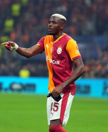 galatasarayin-sampiyonlar-ligindeki-en-erken-golu-osimhenden-25ctDVtO.jpg
