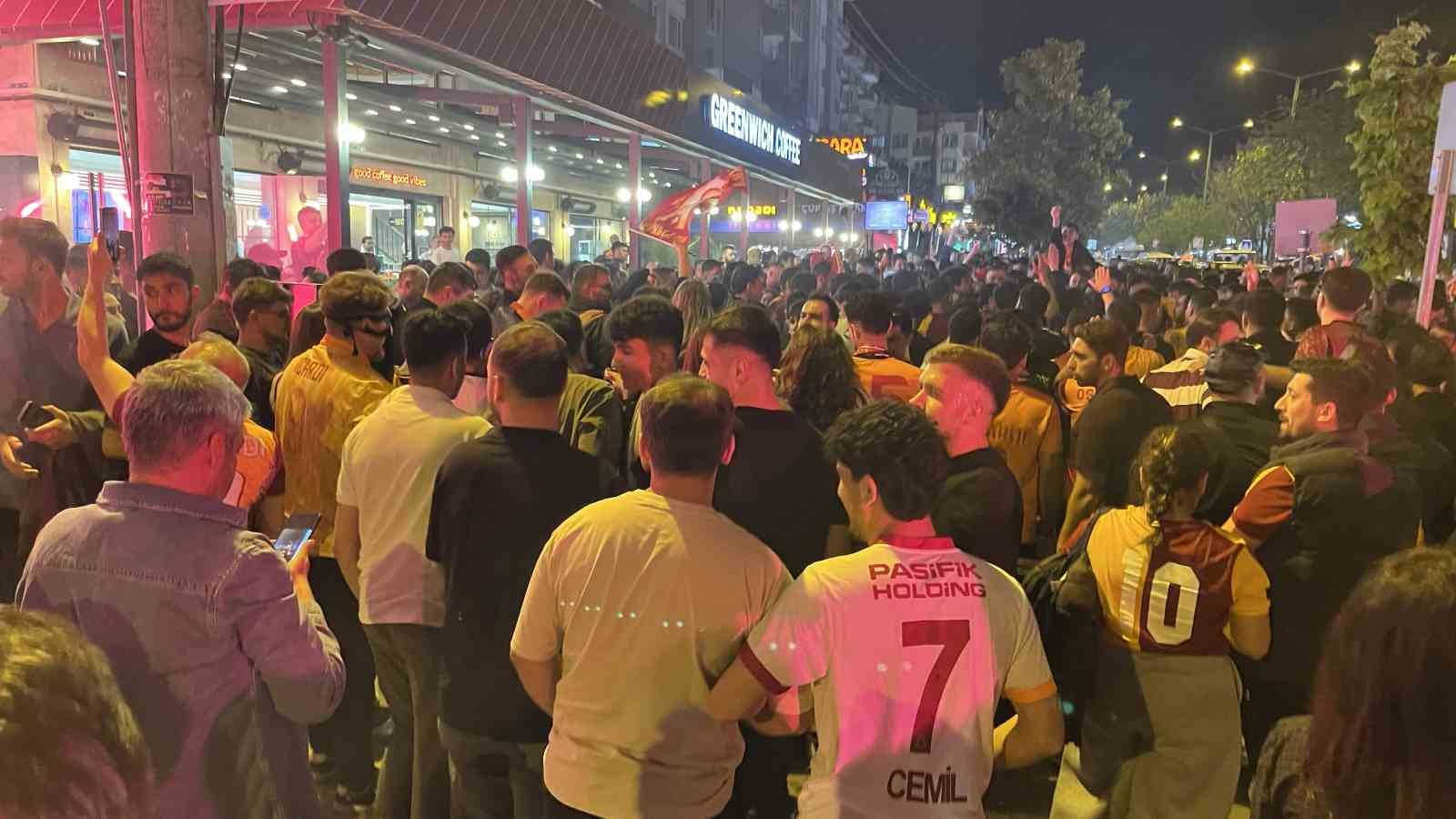 galatasarayin sampiyonlugu bursada kutlandi 0