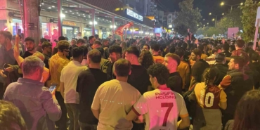 galatasarayin-sampiyonlugu-bursada-kutlandi-n1ORGkEa.jpg