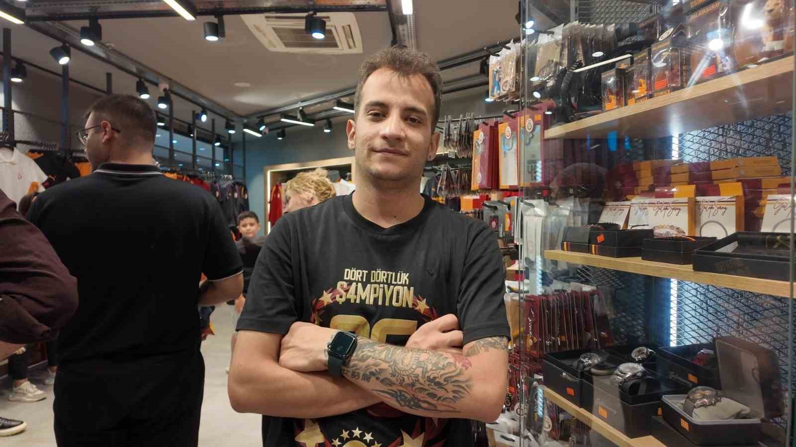 Galatasaray’ın şampiyonluk kupası Mardian Mall’da taraftarlarla buluştu 4 galatasarayin sampiyonluk kupasi mardian mallda taraftarlarla bulustu 0 XpFbpkyU