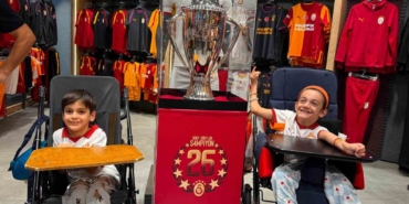 galatasarayin-sampiyonluk-kupasi-mardian-mallda-taraftarlarla-bulustu-OVbUu861.jpg