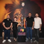 galatasarayin-sampiyonluk-kupasi-silifkede-taraftarlarla-bulustu-JtpCTOSy.jpg