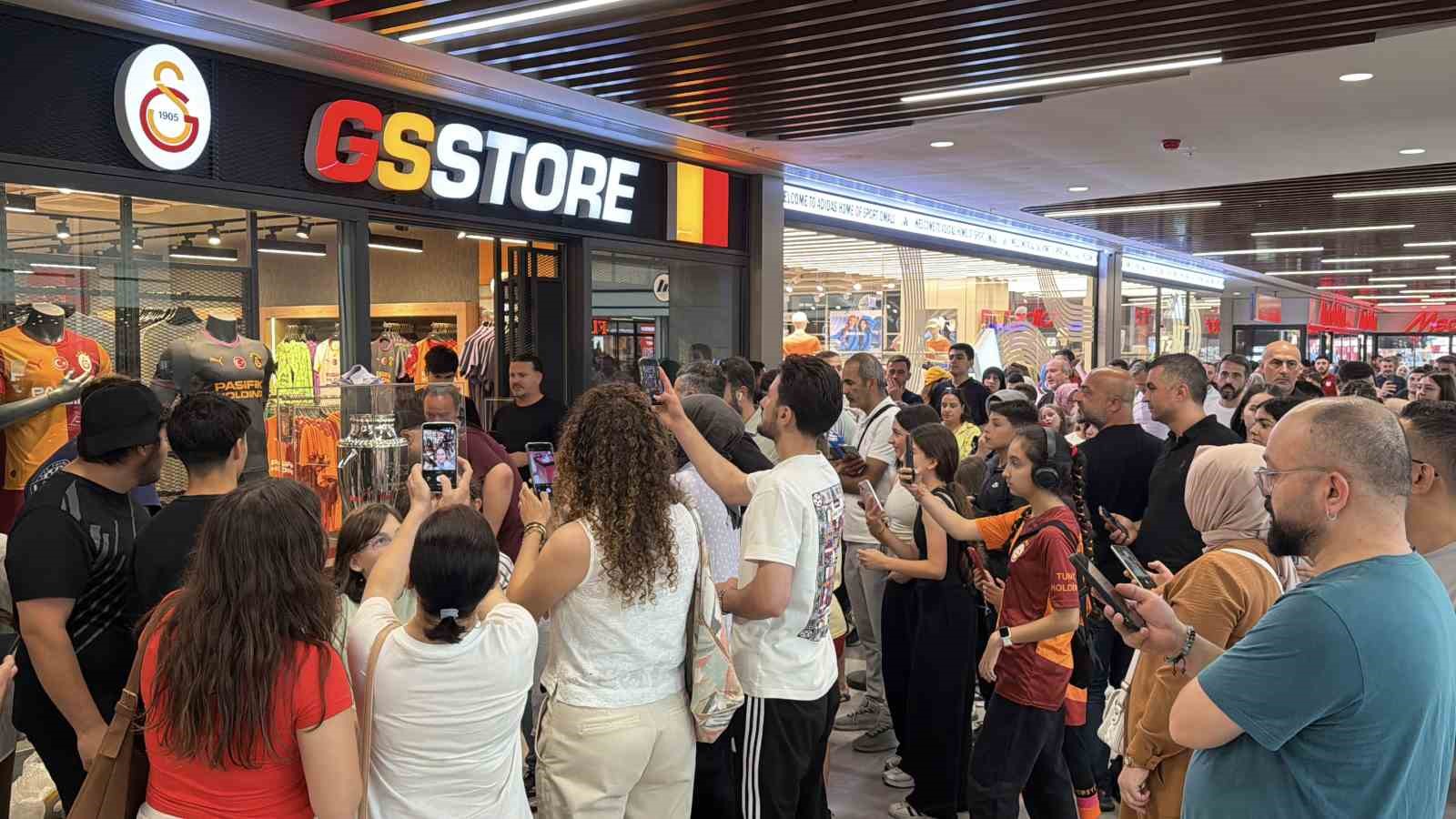 galatasarayin sampiyonluk kupasina duzcede yogun ilgi 2 7E3NpMam